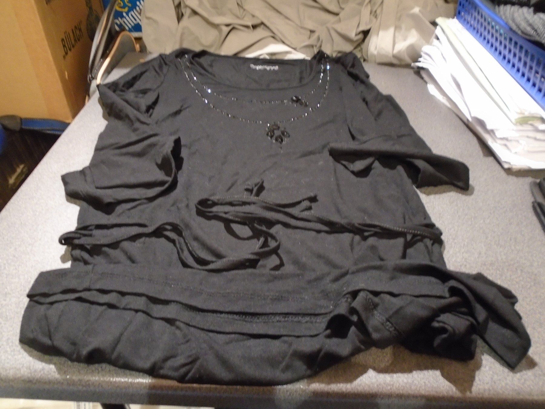Pullover & Sweatshirts: Pullover Grösse 38, Beautiful Diamonds, schwarz/oben mit – Gebraucht aus Zürich von abraxas1291