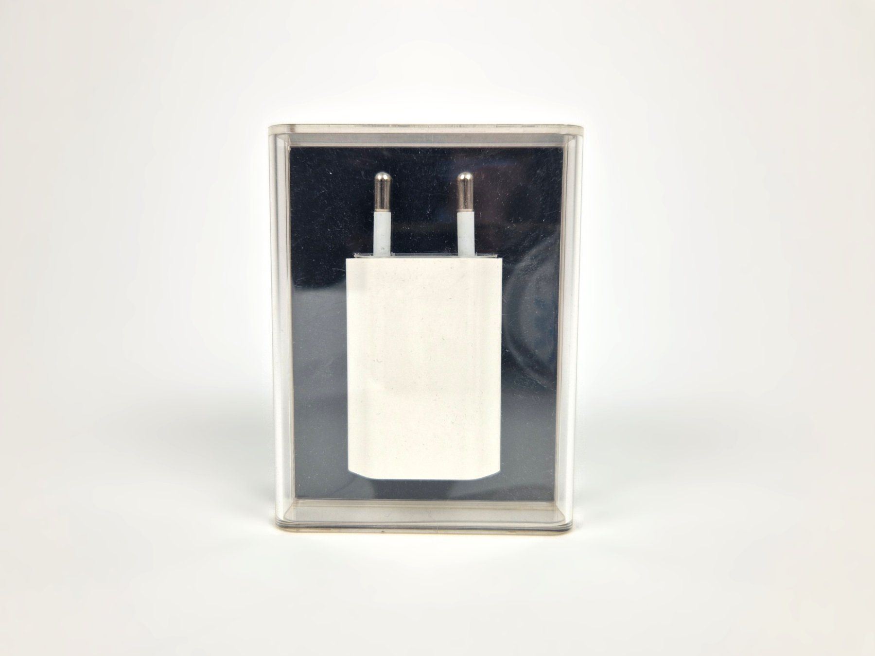 Apple Lecteurs & Adaptateurs: Apple USB Power Adapter – Neuf avec emballage d'origine à Basel par Restwert_Basel