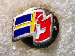 Ansteckpin 9: Flaggen Schweiz Schweden