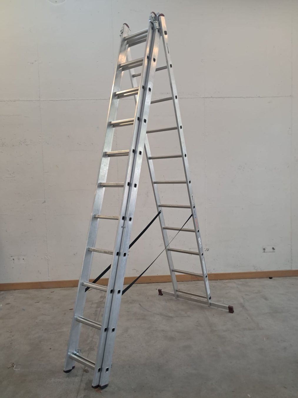 Echelles: 3-teilige Leiter Aluminium Multifunktionsleiter, Bockleiter – D'occasion à Zürich par Lia107 1