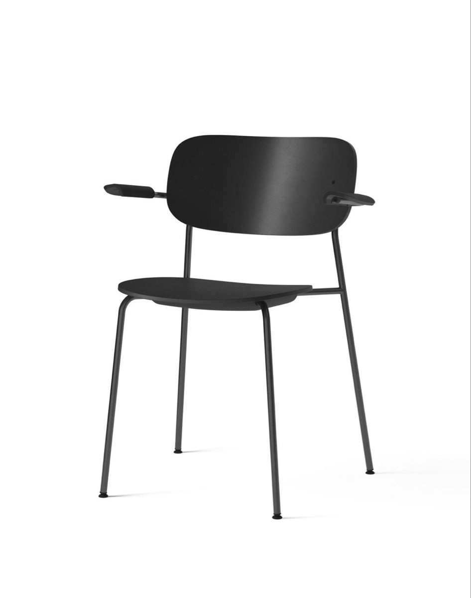 Audo Sedie: Audo chaise co Dining par Norm architects – Usato da Prangins venduto da Kumitatestudio