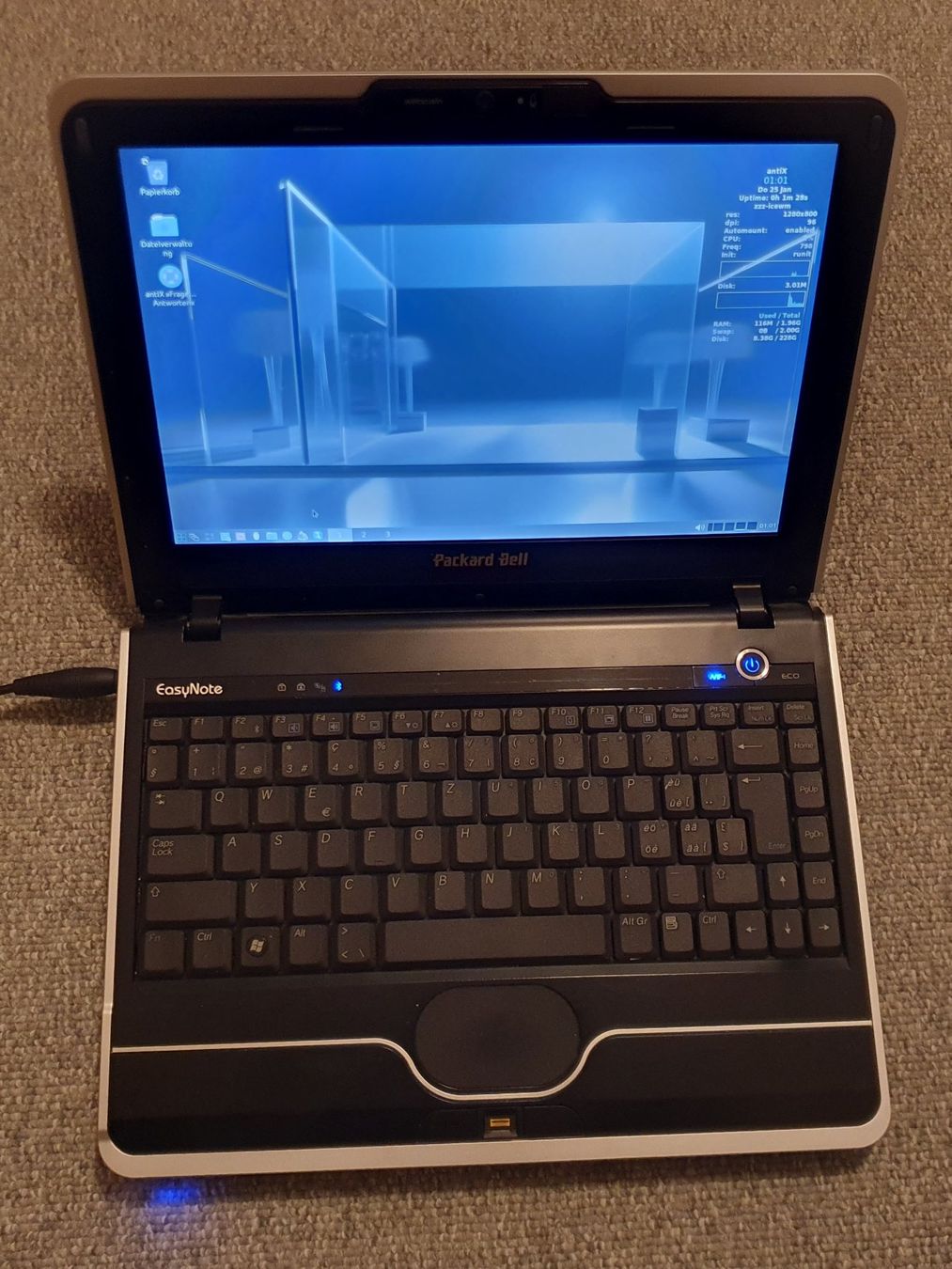 Notebook: Packet Bell Easy Note, Antix Linux, Akku defekt,mit Netzteil – Usato da Winterthur venduto da E-Frosch