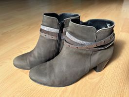 Gabor Stiefeletten braun mit Schmucknieten