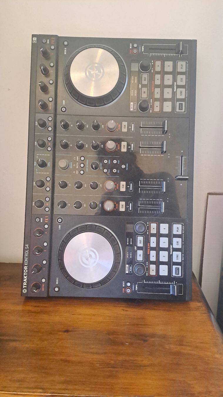 Traktor Console di mixaggio: Traktor Kontrol S4 MK2 HW – Nuovo (secondo la descrizione) da Yverdon-les-Bains venduto da com_k2zb