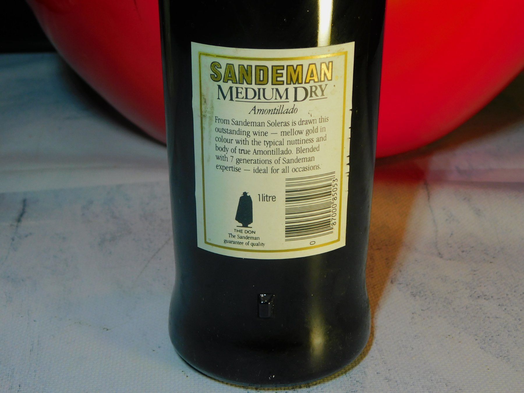 Bevande alcoliche: Sandeman Medium Dry Sherry 1990s – Nuovo (secondo la descrizione) da Emmenbrücke venduto da Ulisse-22 5