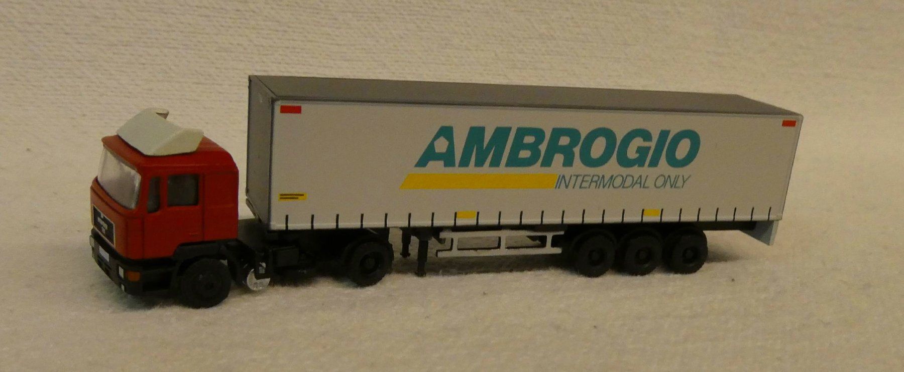 Modellini di ferrovie: LKW Sattelzug – Nuovo e nell'imballaggio originale da Rupperswil venduto da Ropi03