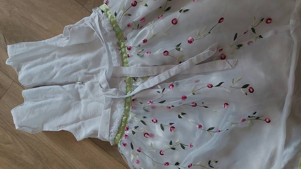 Vestiti & Gonne: Festliches Kleid 110 – Usato da Richterswil venduto da nimgruet 1
