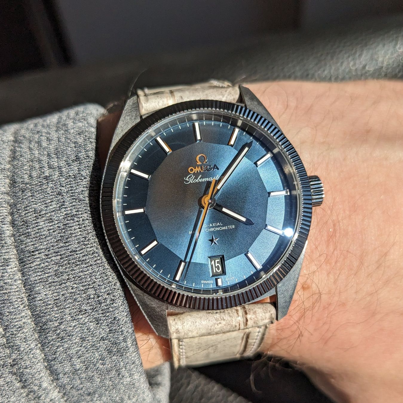 Omega Orologi: Omega Globemaster 130.33.39.21.03.001 mit Holzbox – Nuovo (secondo la descrizione) da Zuerich venduto da blo_qlp9 2