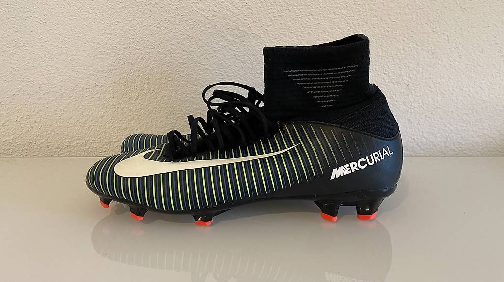 Scarpe da uomo: Fussballschuh in Grösse 38 – Usato da Jona venduto da Peterli_14 1
