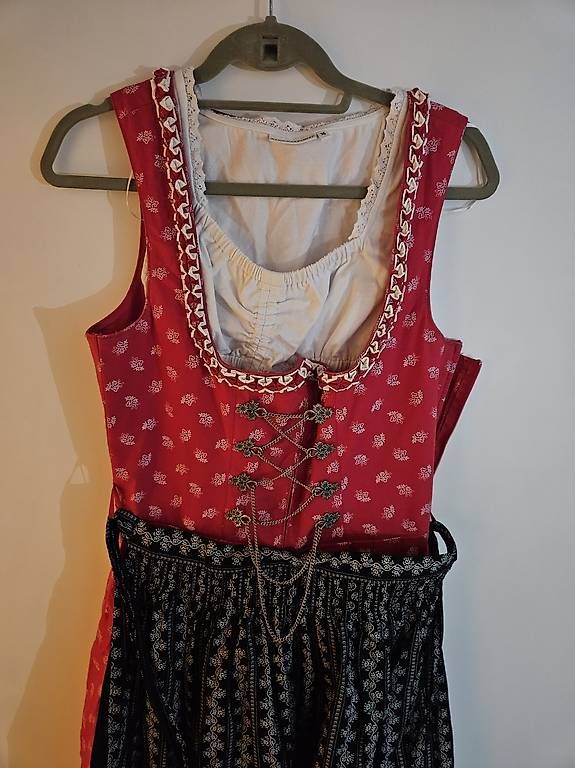 Kleider: Dirndl Gr. 38 inkl. ärmellose Bluse – Gebraucht aus Zürich von Sabineda 3