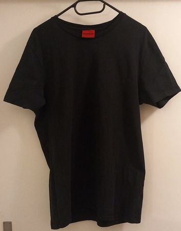 Hugo Boss T-Shirt Schwarz Gr. XL - Perfekt für den Sommer!