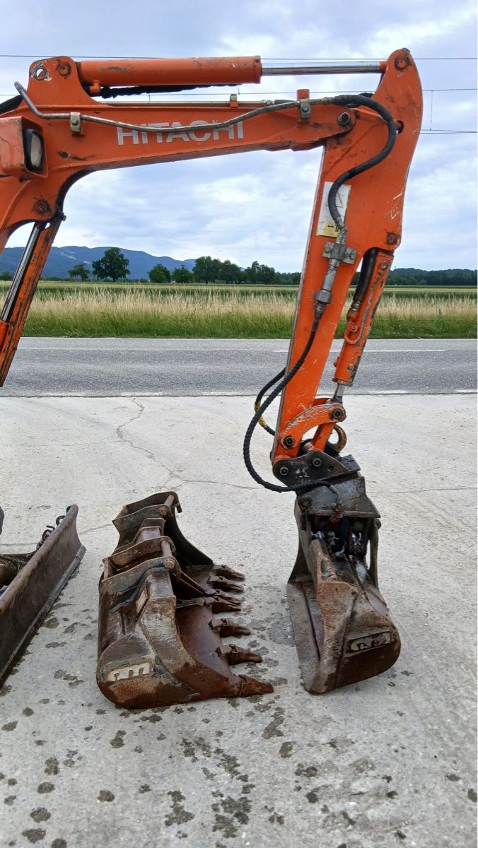 Hitachi Bagger: Bagger Hitachi ZX 17 U – Gebraucht aus Niederbipp von baggerch 7