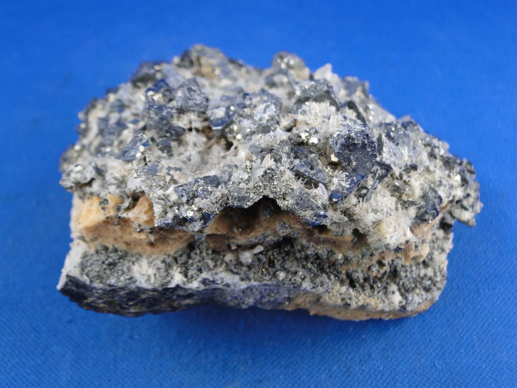 Minerali & Pietre curative: Tetrahedrit mit Pyrit – Usato da Schinznach Bad venduto da Demerald 9