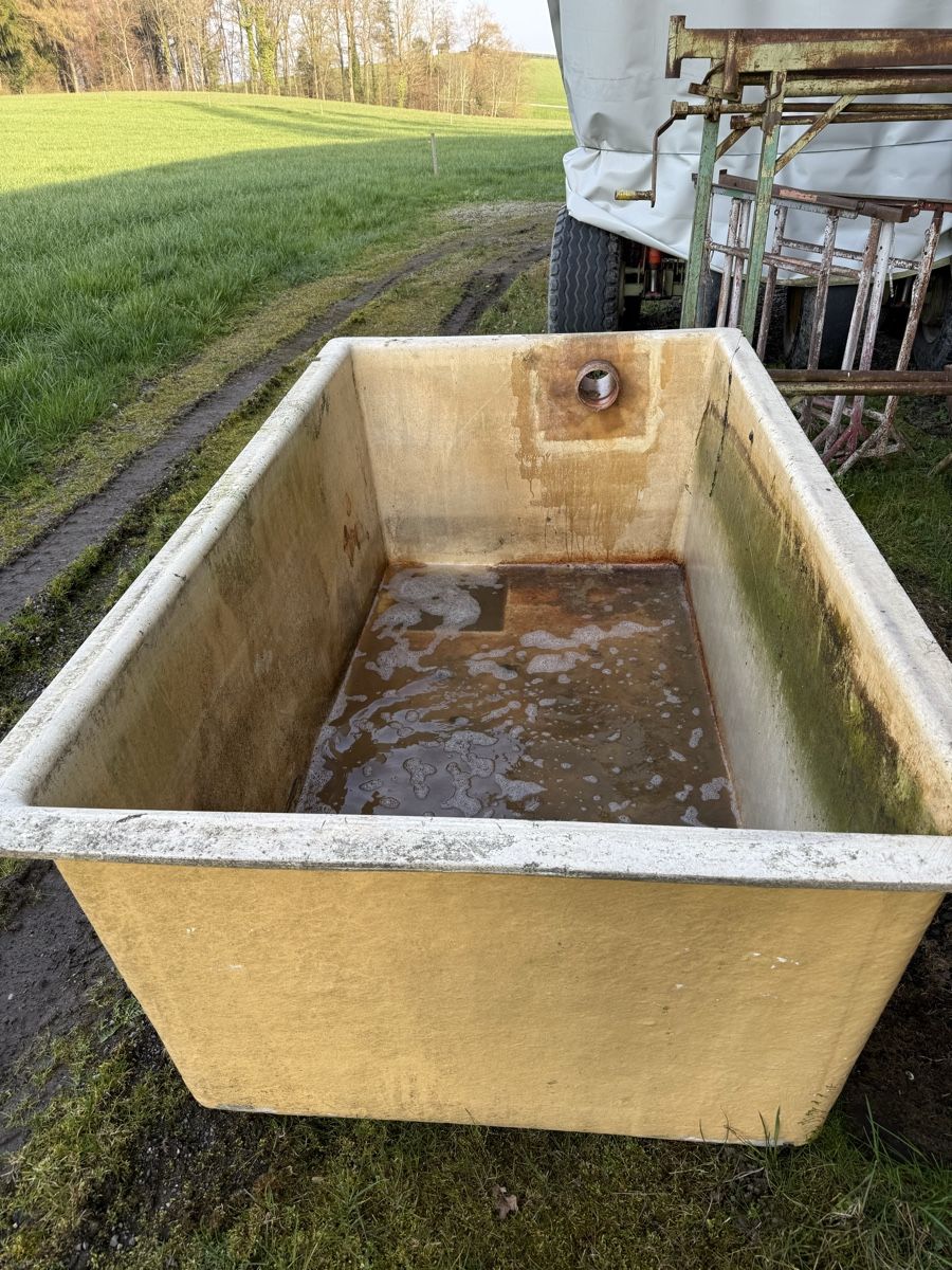 Recipients et similaires: Wassertrog – D'occasion à Amlikon-Bissegg par Johnny1998