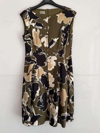 Kleid von Philosophy in olivgrün mit einem Blumenmuster