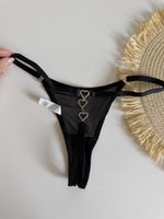 Damen String schwarz mit Herz Applikation neuwertig