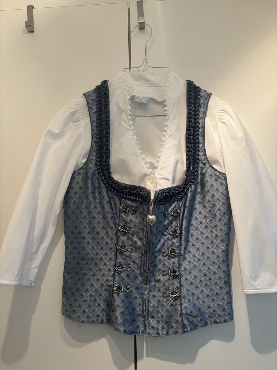 Gilet & Giacche senza maniche: Dirndlgilet mit Bluse – Usato da Wollerau venduto da Safi8378