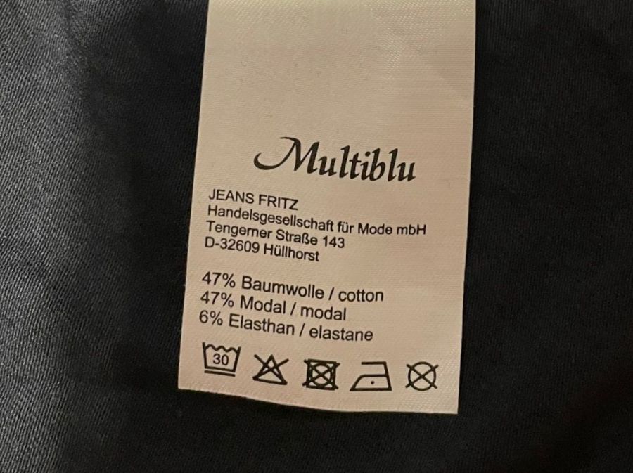 T-shirt: Schickes Multiblu Shirt, Grösse 36, Dunkelblau – Usato da Hubersdorf venduto da JanasHeartTreasures 2