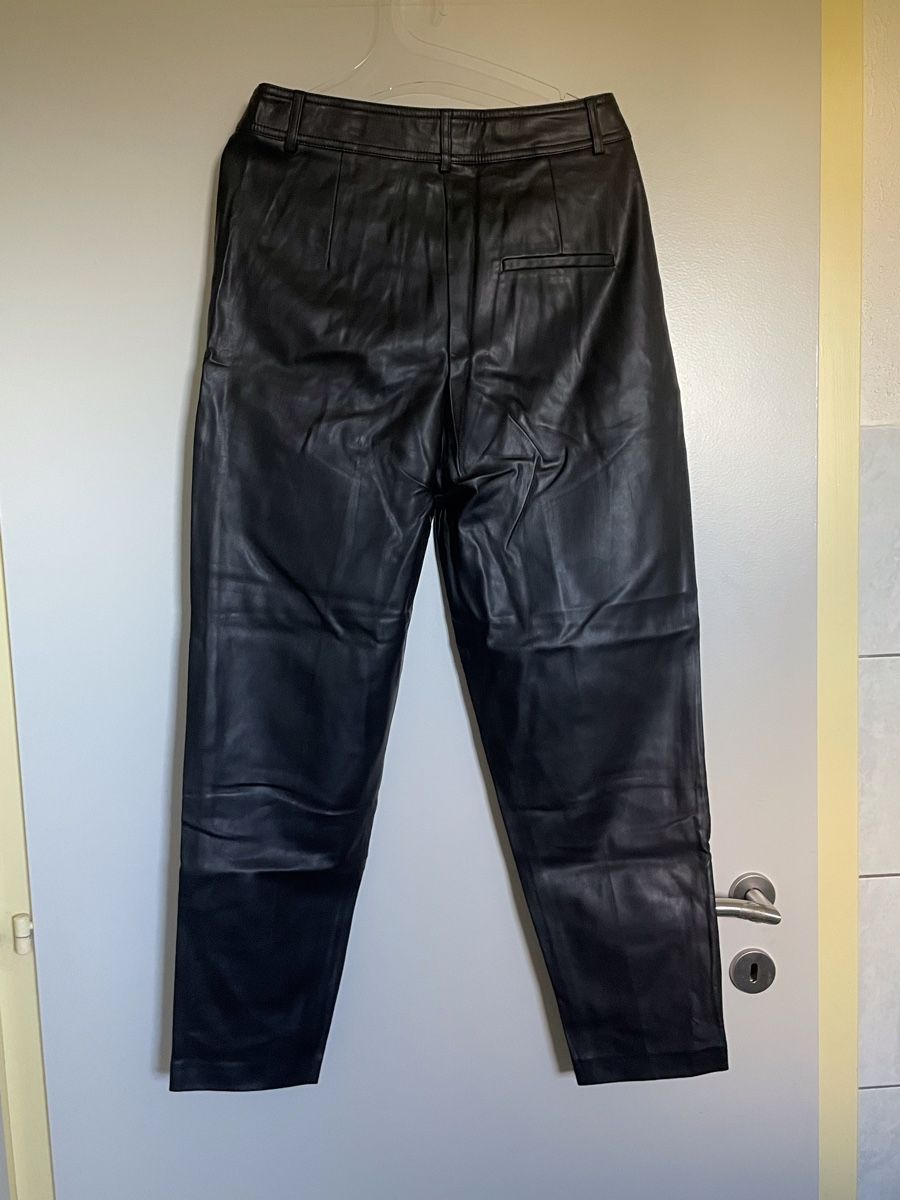 Mango Hosen: Pantalon Mango en similicuir taille 38 neuf – Neu und originalverpackt aus Vuadens von Nina11 1