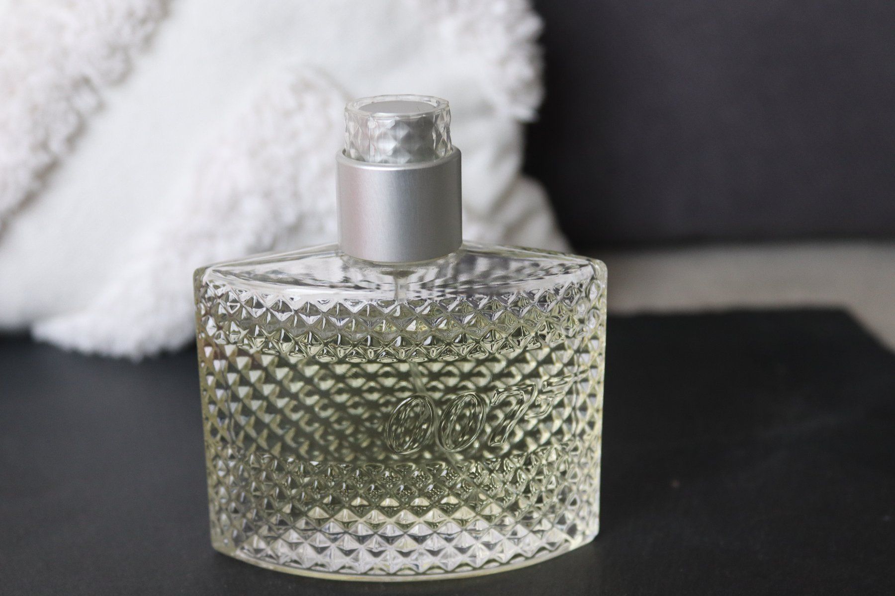 Profumi & Eau de Toilette: James Bond 007 Cologne Eau de Cologne 50ml – Nuovo (secondo la descrizione) da Dänikon ZH venduto da tug_m9b6