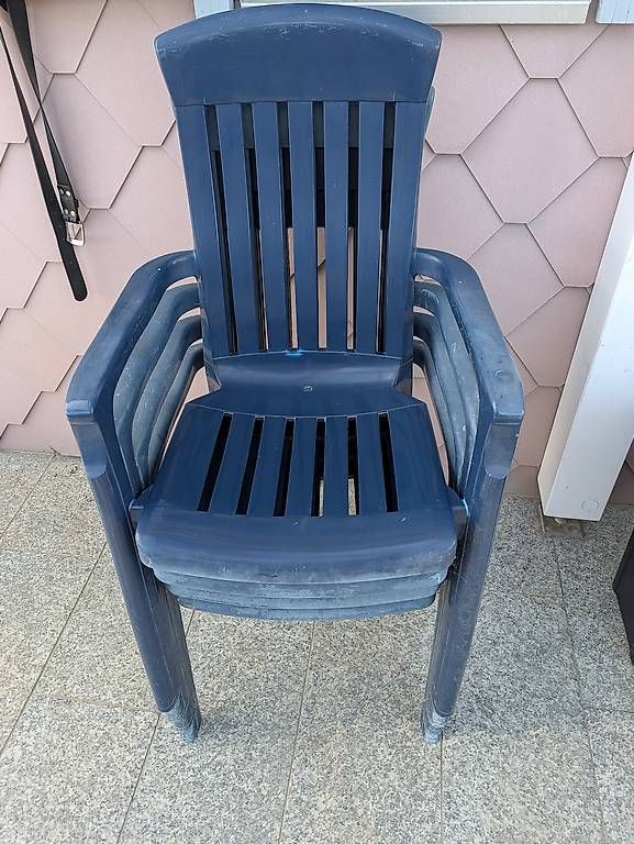 Set di tavolo e panche: Table et chaises de jardin – Usato da Dompierre FR venduto da Oursibear