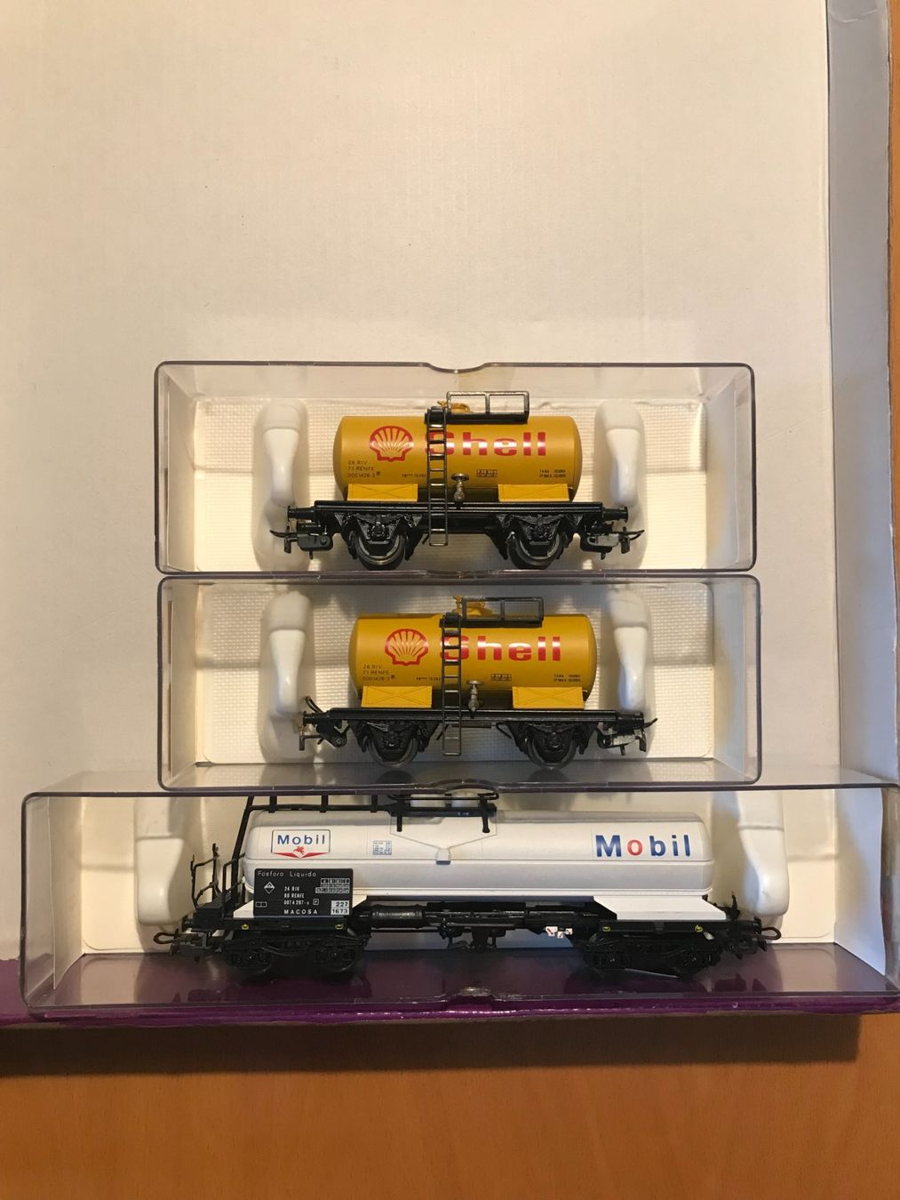 Modellini di ferrovie: 3x Electrotren RN/RENFE Kesselwagen SHELL & MOBIL – Usato da Luzern venduto da mey_s13