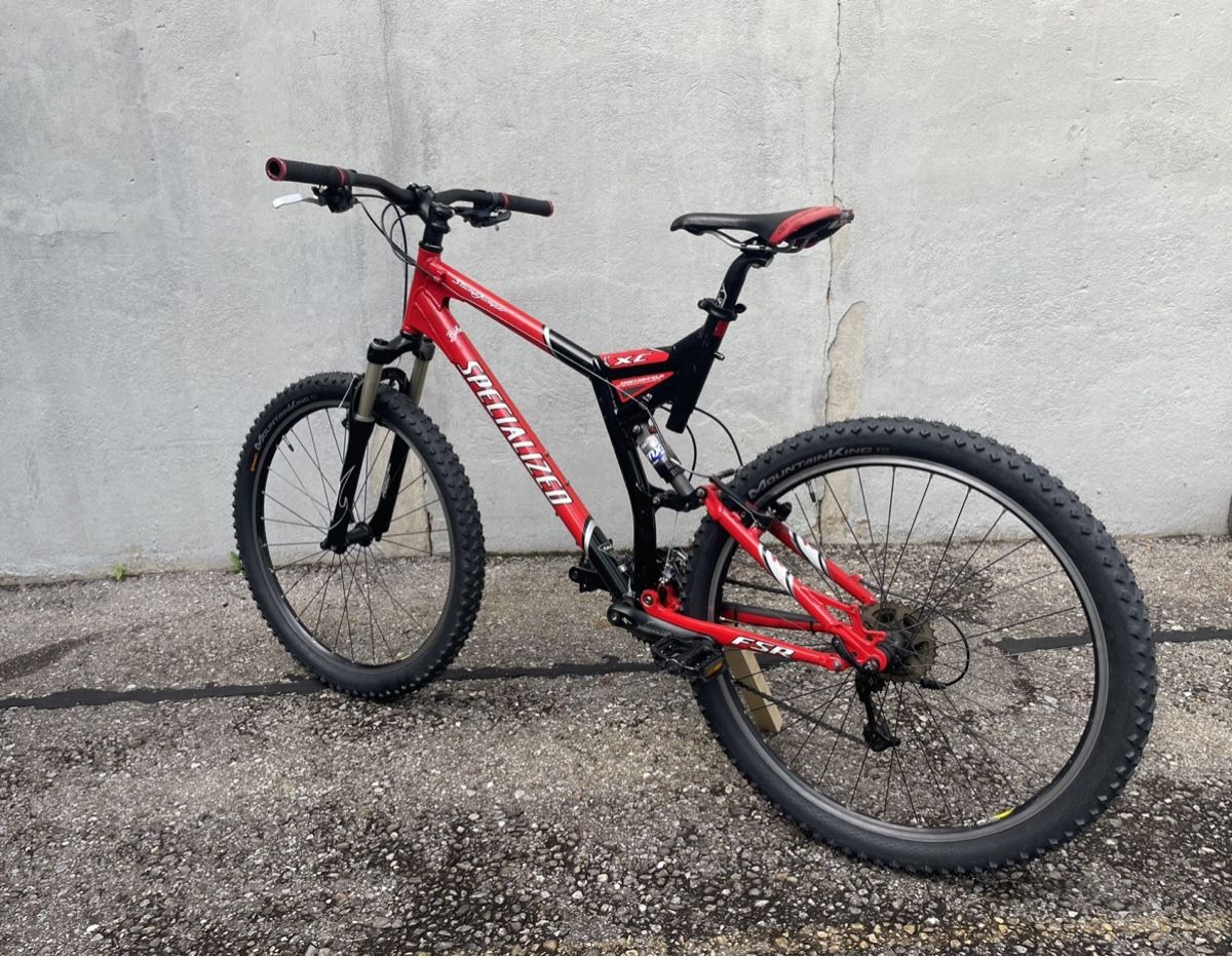 Specialized Velos: Specialized Stumpjumper XC, Enduro Mountainbike, Fully MTB – Gebraucht aus Bern von  3