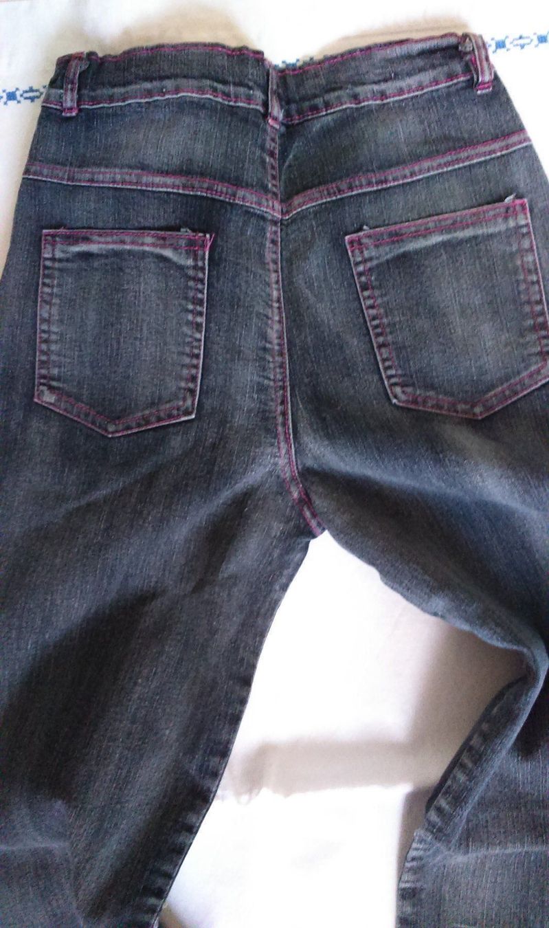 Jeans: Jeans mit Pailletten Gr. 158 – Nuovo e nell'imballaggio originale da Chezard St-Martin venduto da Loucail 1