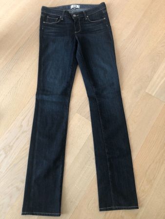 PAIGE JEANS SKYLINE STRAIGHT Dunkelblau.