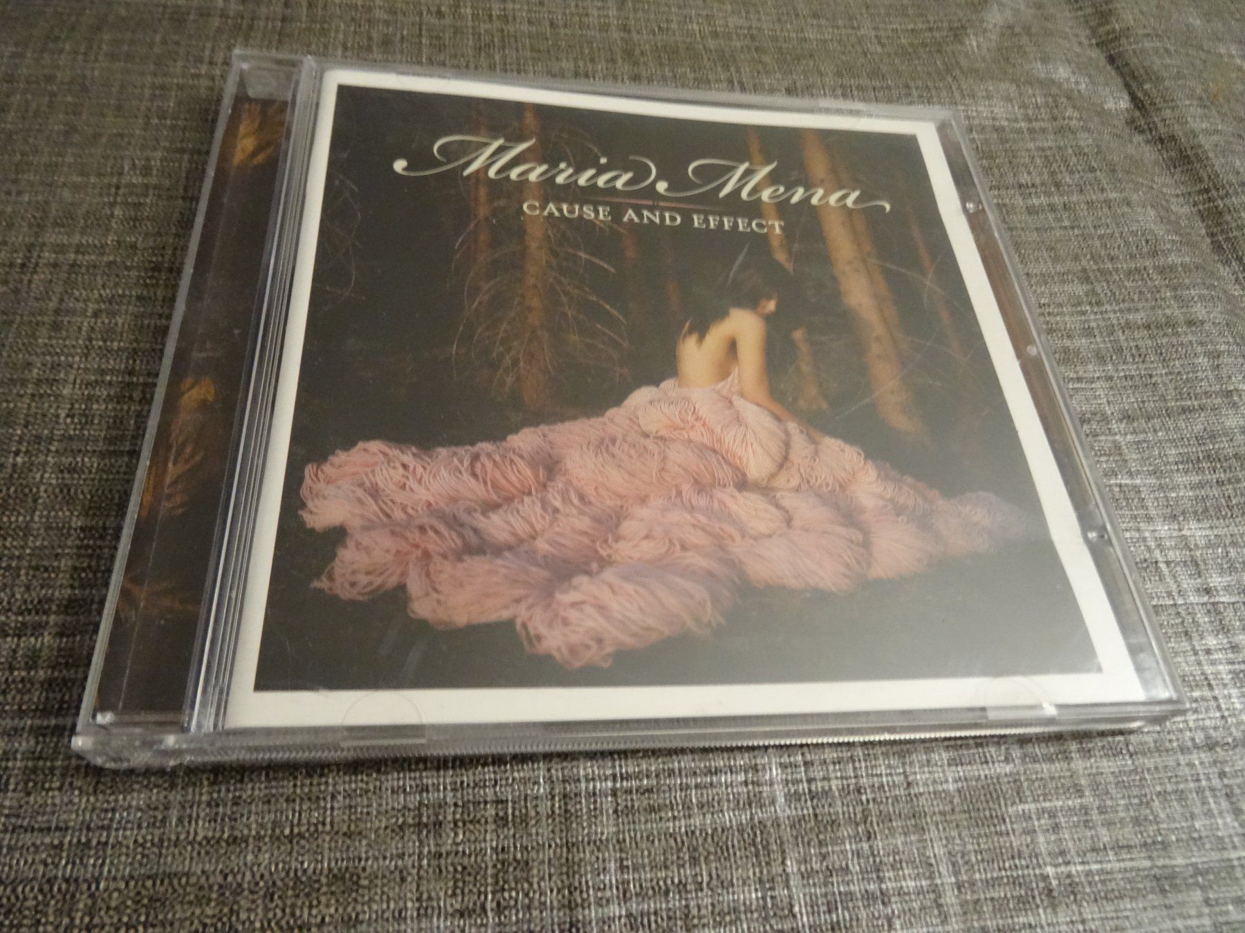 CD: Maria Mena - Cause and Effect - CD – Usato da Olten venduto da Disc-Ausverkauf