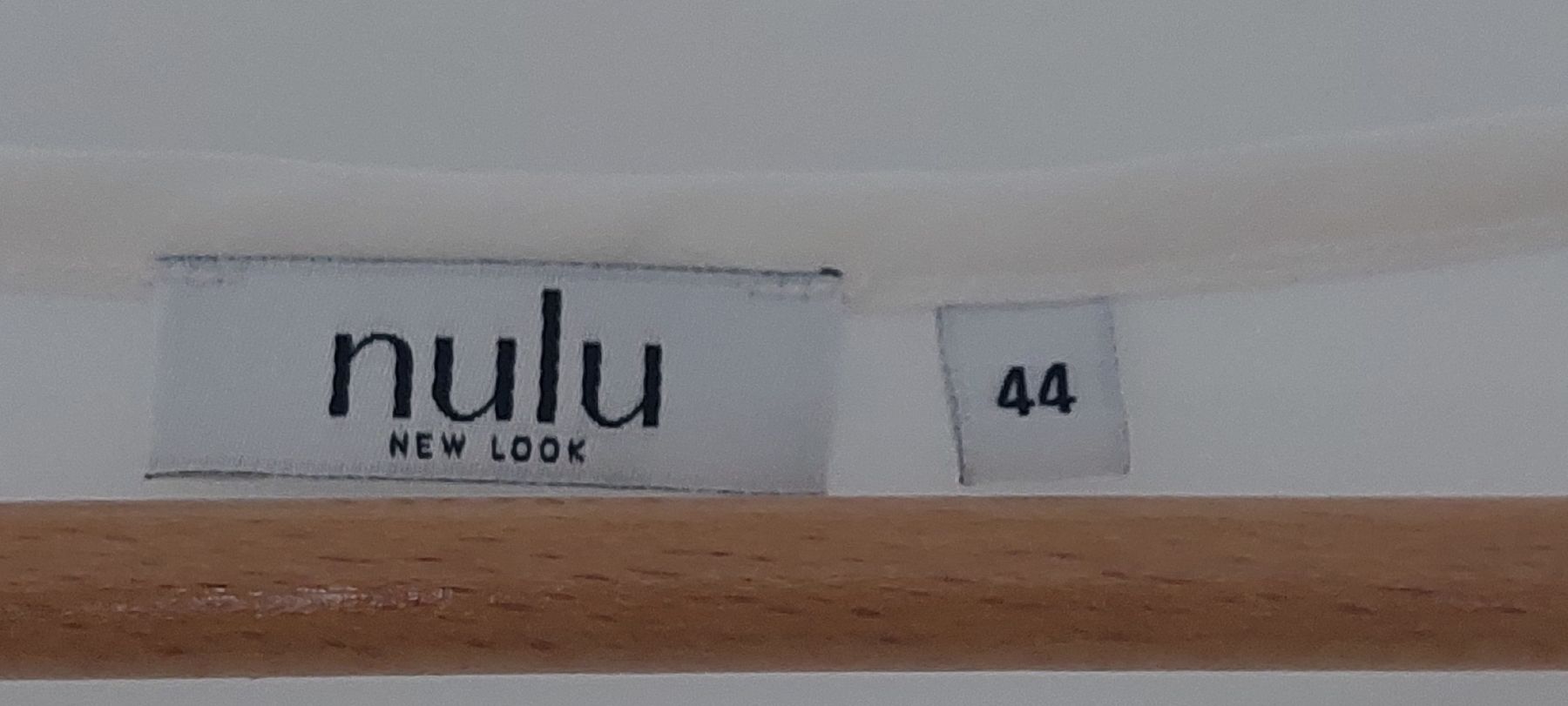 Top: Schicke weiss Seidenblusen - Top Gr 44 – Nuovo (secondo la descrizione) da Kreuzlingen venduto da peugeotj9 1