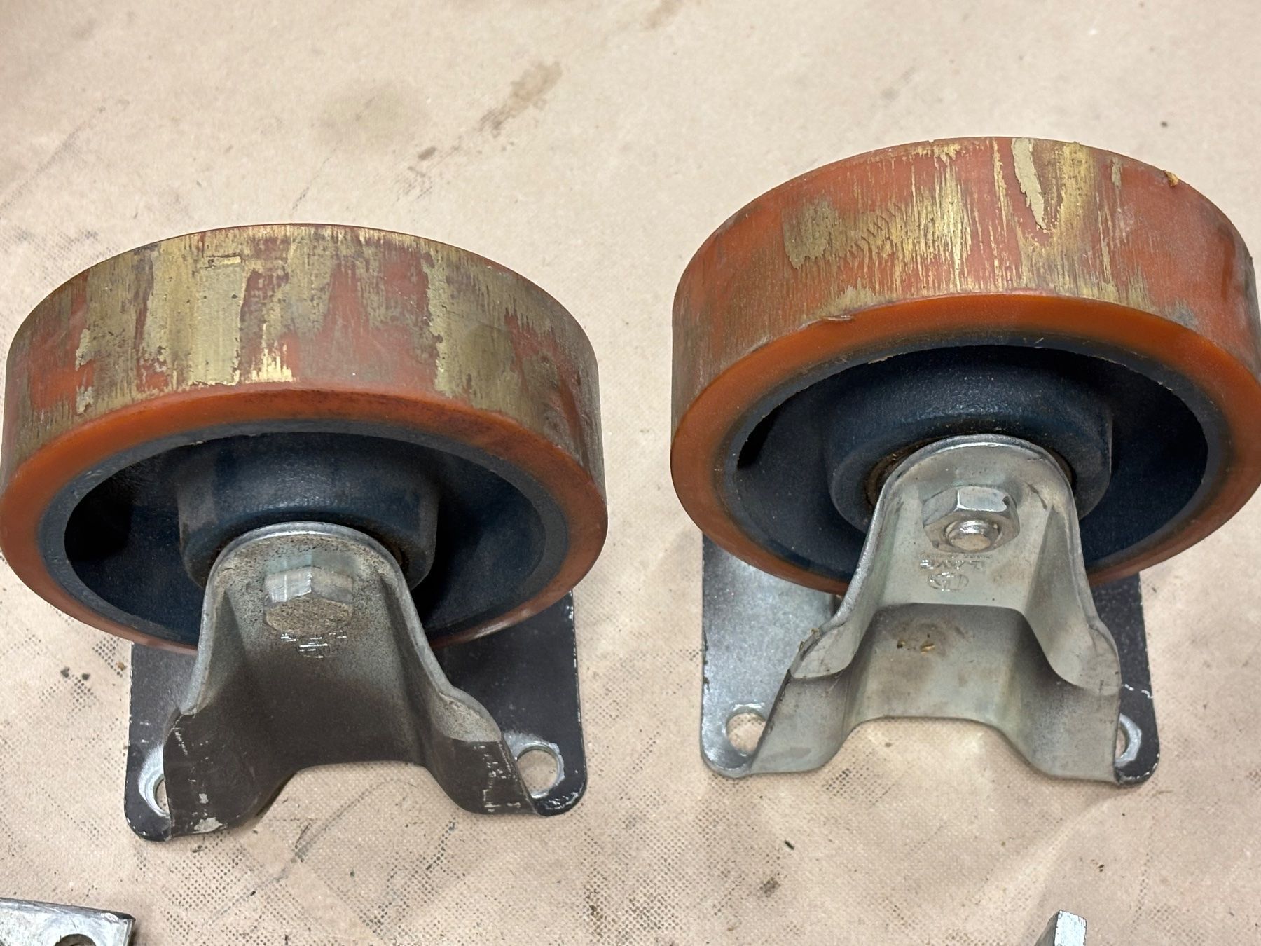 Altro per stoccaggio & trasporto: 4 Stück Schwerlastrollen Lenkrollen Bockrollen, Rollen – Usato da Winterthur venduto da ReUse_Baumarkt 7