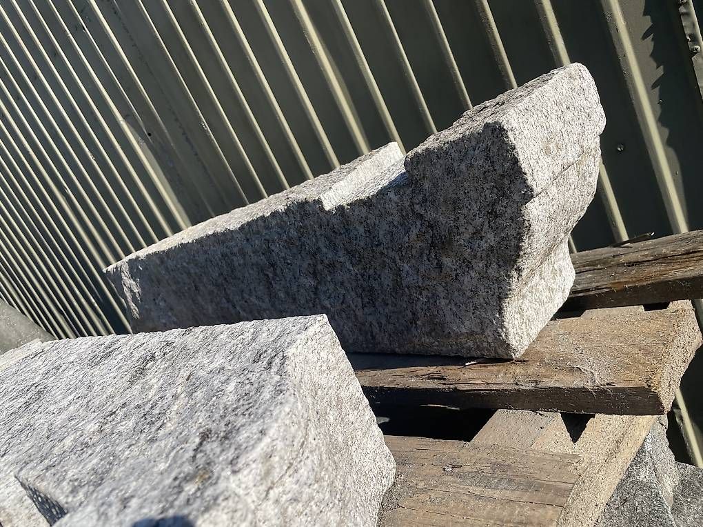 Scaffali: Mensole in granito – Usato da Losone venduto da inf_zhb8 6