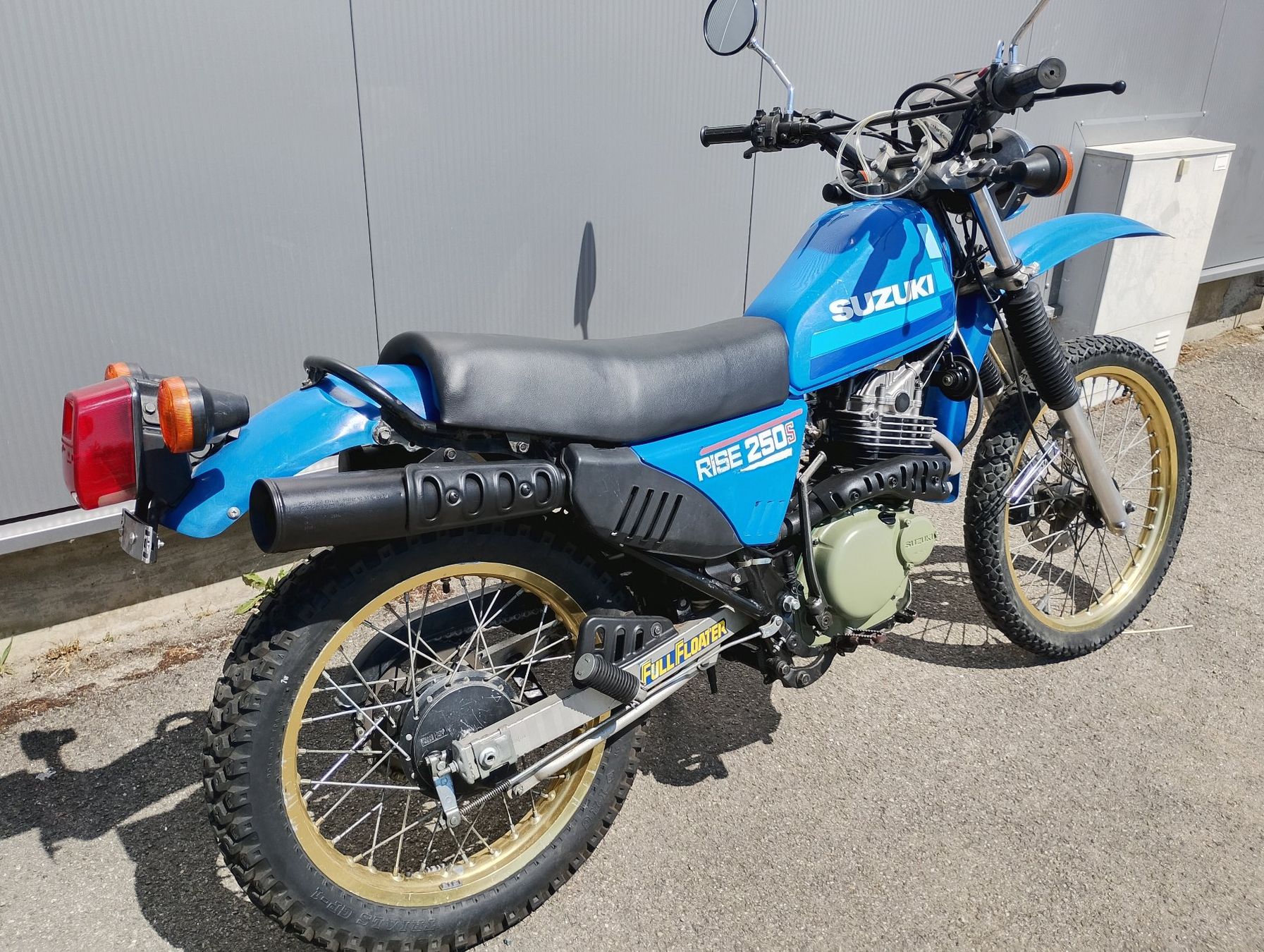 Suzuki Enduro: Suzuki DR 250 S Veteran – Defekt aus Basadingen von Class-X_Parts 2