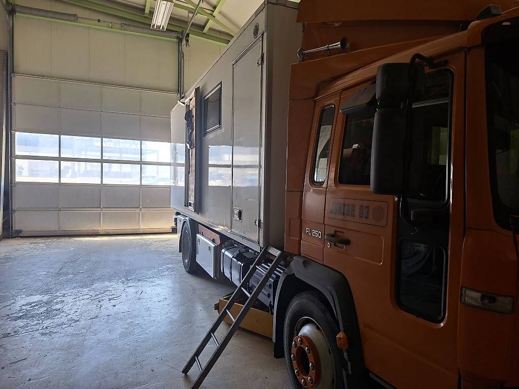 Veicoli da campeggio: Camping-car Volvo FL250  – Usato da La Tour-de-Trême venduto da Tobi-one 1