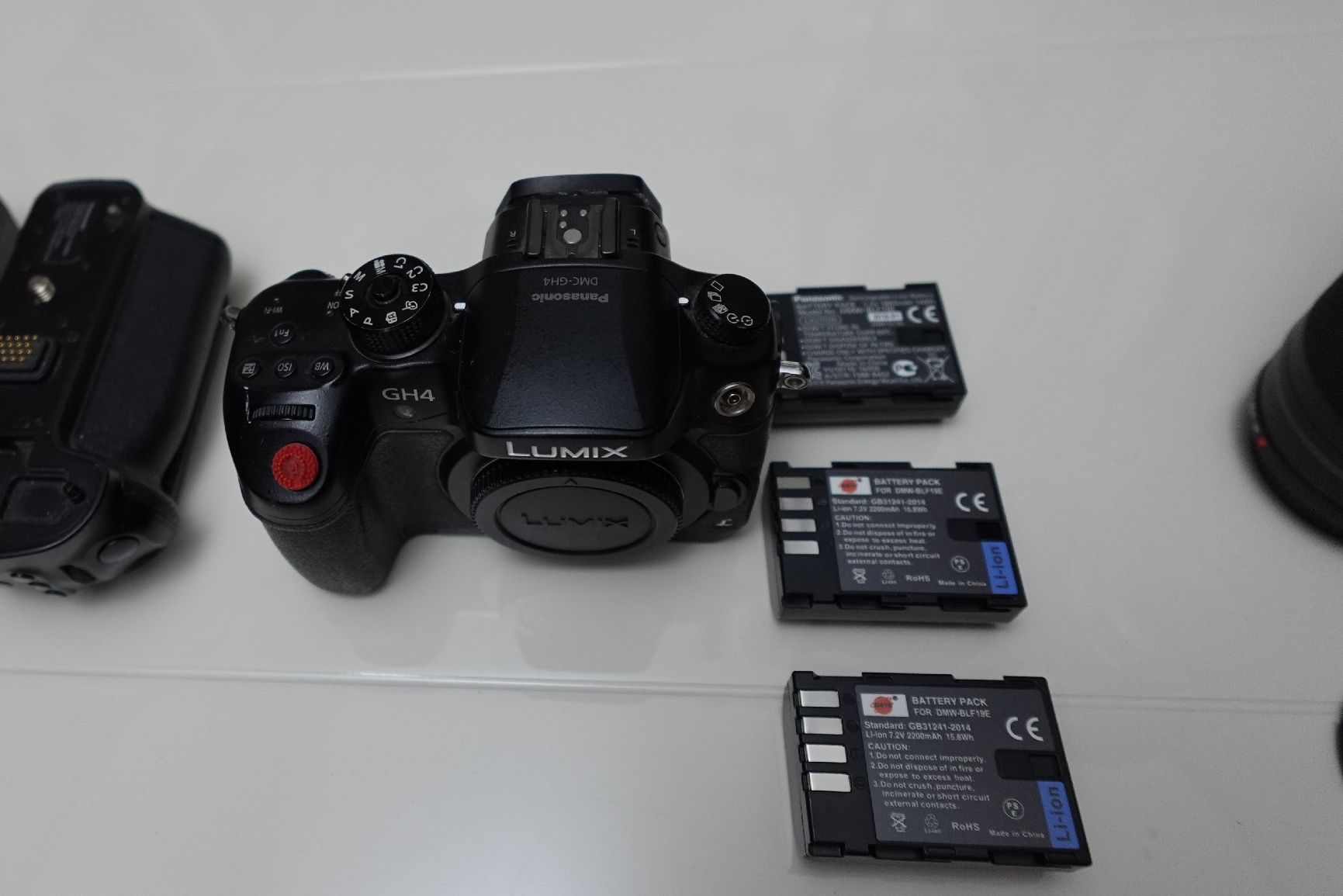 Panasonic Fotocamera: Panasonic Lumix GH4 Camera Set – Usato da Solothurn venduto da lyn_6wfc 7