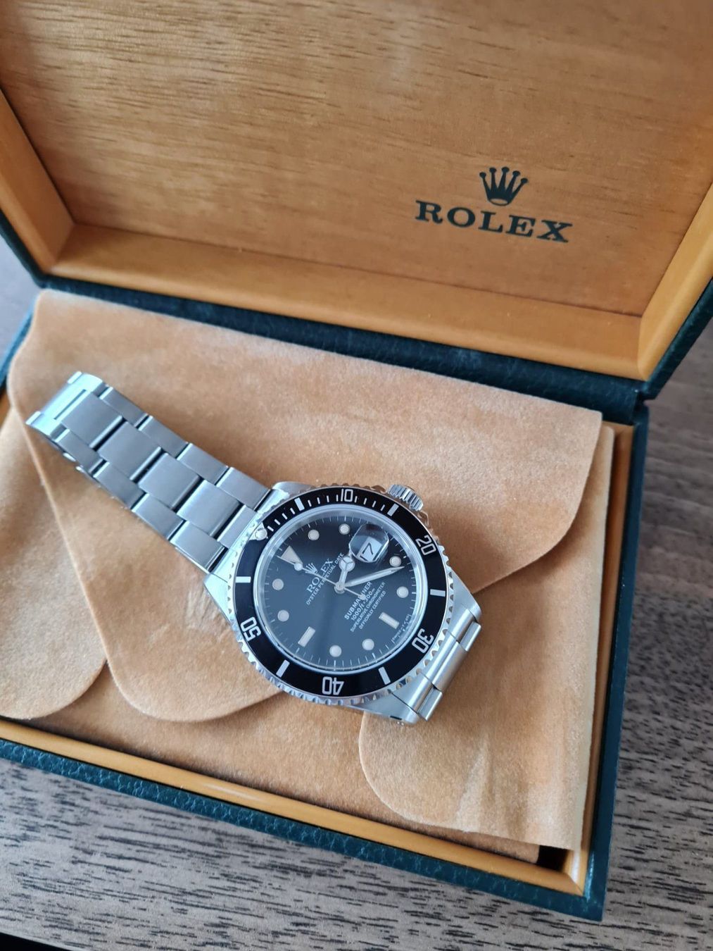 Rolex Orologi: Rolex Submariner Date 16800 Full Set – Usato da Sursee venduto da watch-hunter13 2