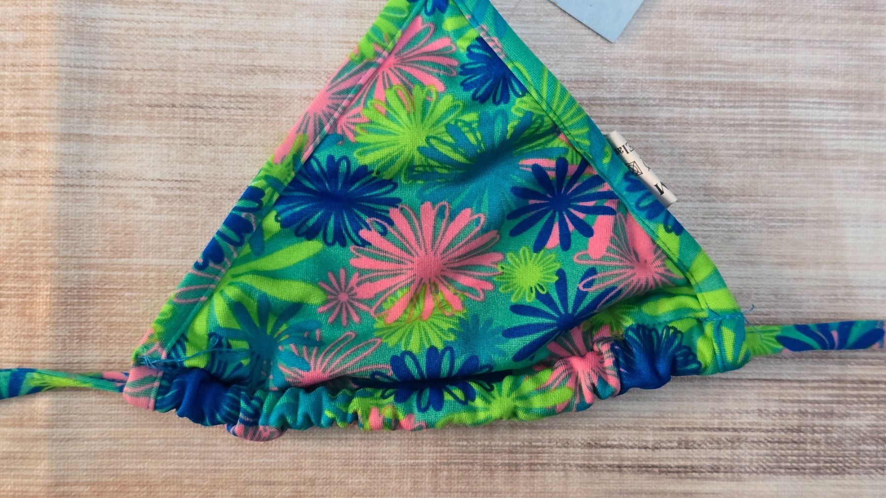Costumi da bagno & Bikini: Triangel Bikini Top - M - Tropical 👙 – Nuovo (secondo la descrizione) da Thalwil venduto da VitaMini 1