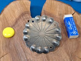 1 schöne Zier Rosette ⌀9.3cm, Eisen patiniert (LOT2850#MBS3)