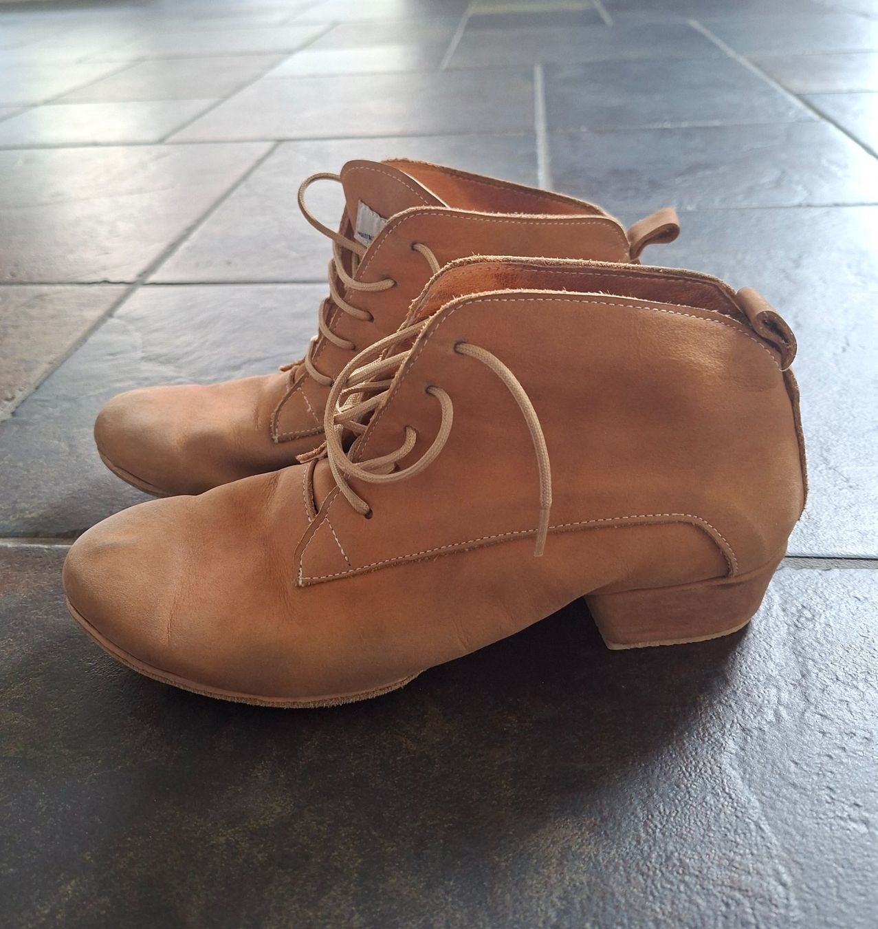 Scarpe da donna: Bottes de tango DNI, en cuir souple, pointure 7 – Usato da Riaz venduto da car_8smd