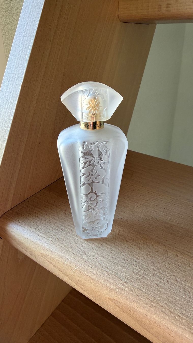 Givenchy Flaconi: Fleur d'interdit Givenchy - Flacon vide 50 ml – Usato da Yverdon-les-Bains venduto da _sabrinah_