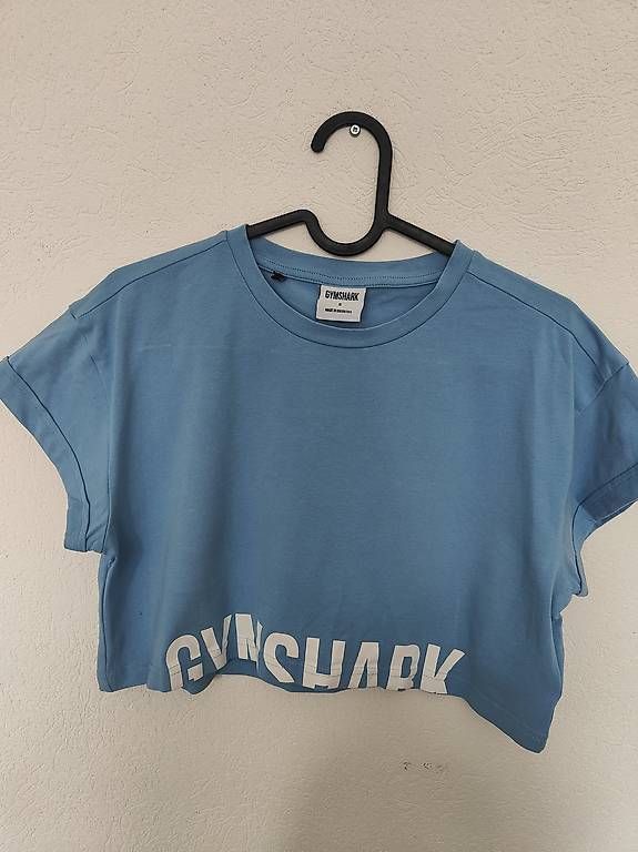 Top: Crop top Gymshark Sport  – Usato da Bercher venduto da TBarra