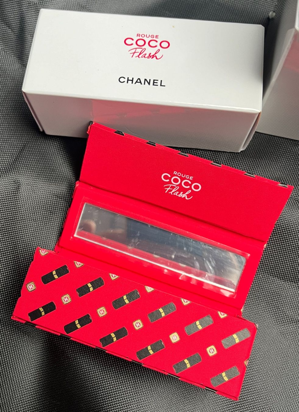 Make-up: Chanel Kosmetiktaschen, Rouge Coco Flash, neu, rot – Nuovo e nell'imballaggio originale da Bettingen venduto da rau_5bfh 2
