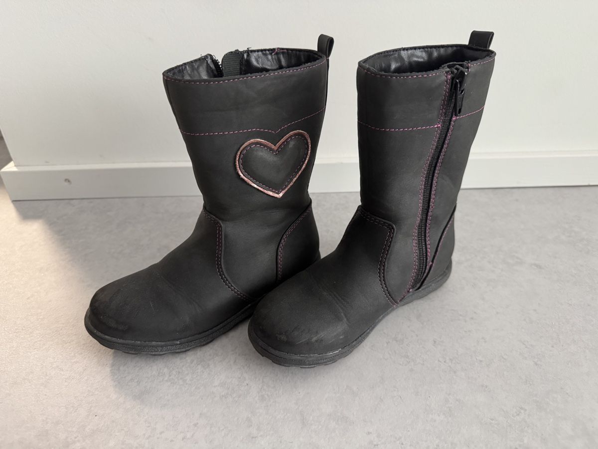 Schuhe für Mädchen: 2 Paar Schuhe : Stiefeli und Winterschuhe Grösse – Gebraucht aus Bonaduz von lut_6rts 1