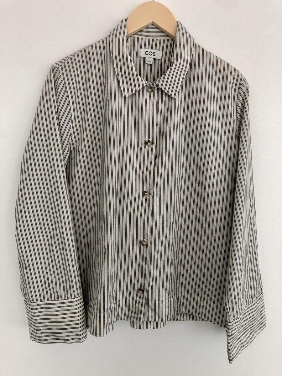 Cos Blusen: COS Oversize-Bluse, Gr M, sehr guter Zustand – Gebraucht aus Zürich von jmo_zs7g