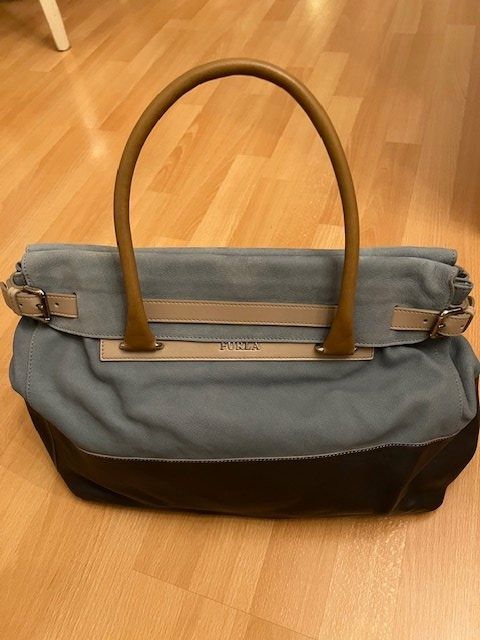 Furla Borse da donna: Furla Handtasche mit authenticity card wie neu – Usato da Wabern venduto da MagdalenaWabern 1