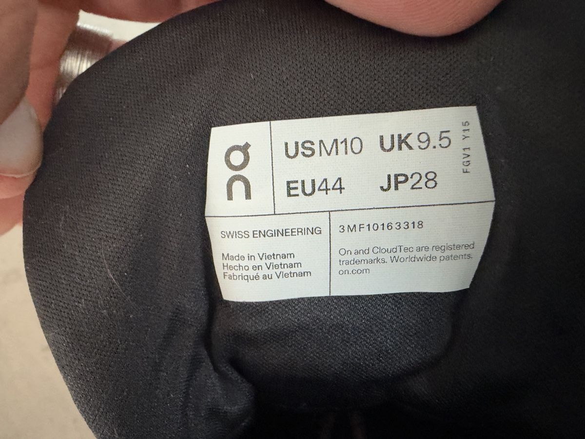 On Scarpe da uomo: On Cloudwander Waterproof Wanderschuhe braun Grösse 44 – Usato da Seuzach venduto da mbo70 2
