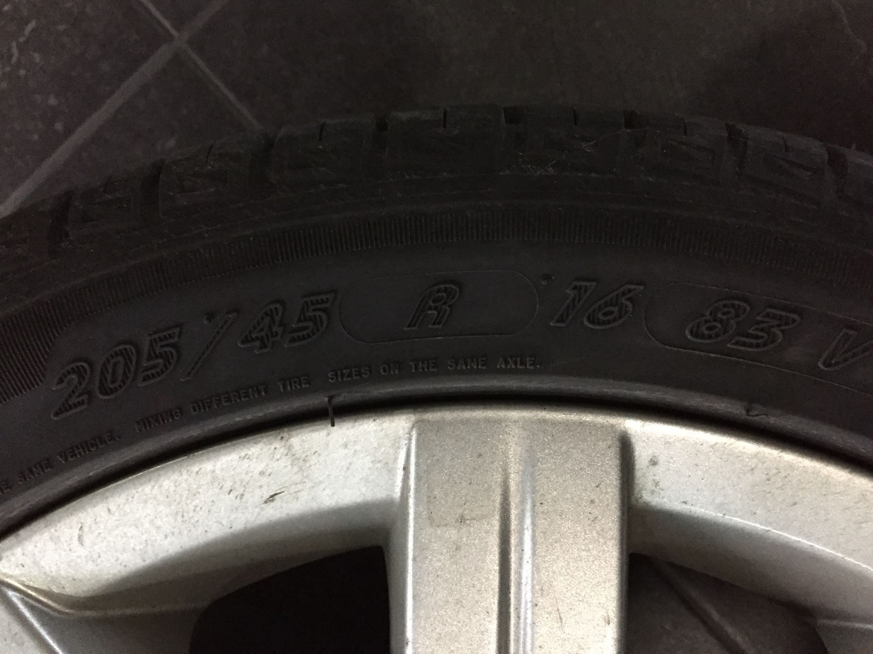 Land Rover Pneumatici & Ruote complete: 4 x 16 Zoll Rover Sommerräder – Usato da Altstätten venduto da TM-Auto 3