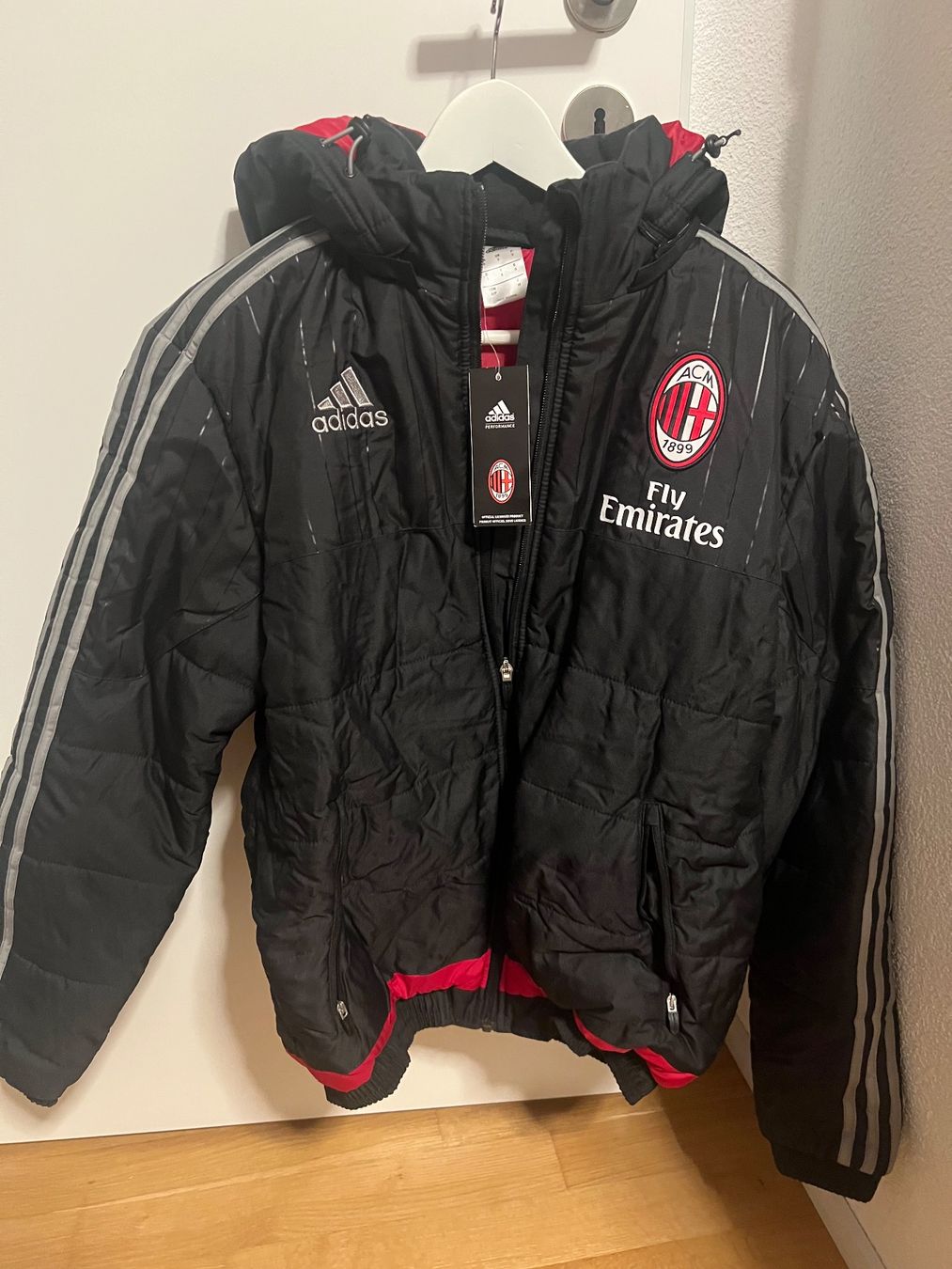Adidas Giacche: AC Milan | Adidas Winterjacke – Nuovo (secondo la descrizione) da Boll venduto da urrasair