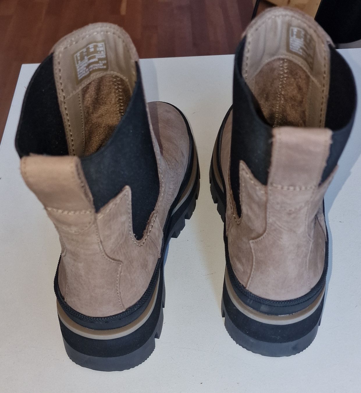 Clarks Scarpe da donna: Clarks Stiefeletten Gr. 38 – Nuovo e nell'imballaggio originale da planken venduto da car_5clc 1